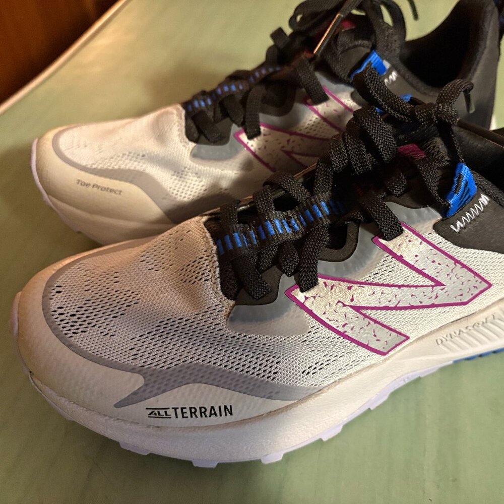 WORN ONCE Womens New Balance Nitrel 4 Trail Running Shoes Size 7 B